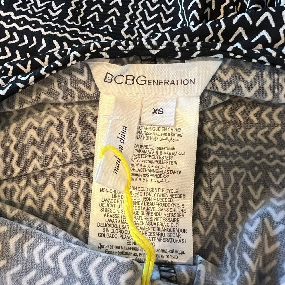 NWT! BCBGeneration patterned maxi dress‎ - Picture 3 of 9